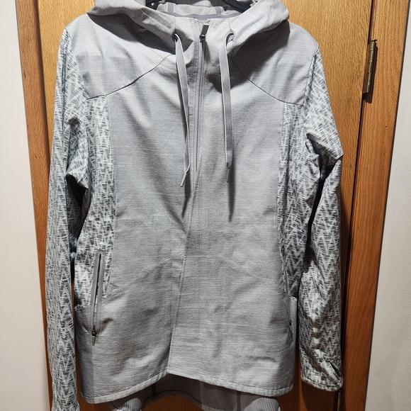 The North Face Women's Gray Jacket - Picture 1 of 4